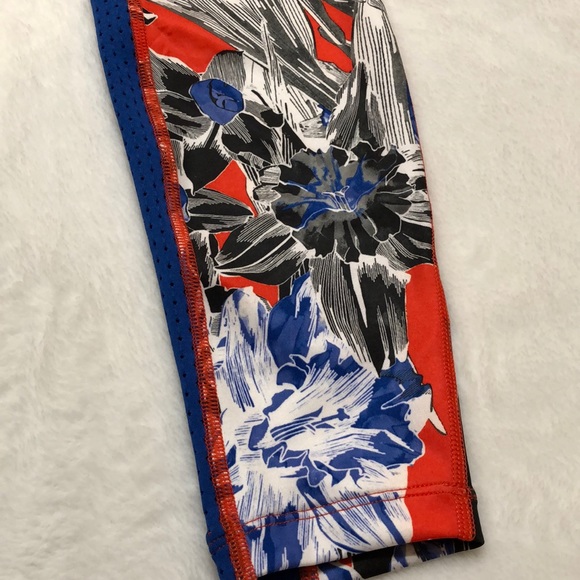 Nike - Picture 3 of 8